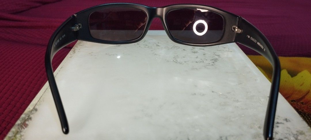 Authentic Gucci Wrap Sunglasses (GG 1178/S DL5) (Category: Sunglasses & Eyewear) located in Manila. Submitted by warmwind-f36c (Listing ID 1470971056, Image 3). Description: Authentic Vintage Tom Ford for Gucci Wrap Sunglasses (GG 1178/S DL5) PRICE: ₱ 5000 DESCRIPTION: Selling a rare, highly collectible archival piece from the late 1990s Tom Ford era at Gucci. Sporty looks that fits perfectly into current Y2K / Gorpcore / Matrix aesthetics. Detai