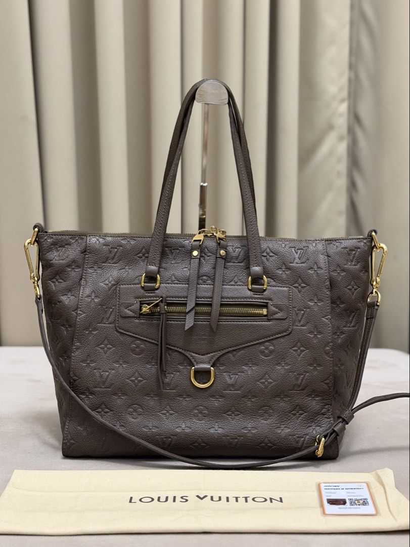 Authentic Louis Vuitton Monogram Empreinte Lumineuse PM size (Category: Luxury Bags & Wallets) located in Manila. Submitted by maria_2326 (Listing ID 1471081576, Image 1). Description: 💯% Authentic W/dust bag, long strap, entrupy, & free bag organizer Location: Manila/QC.