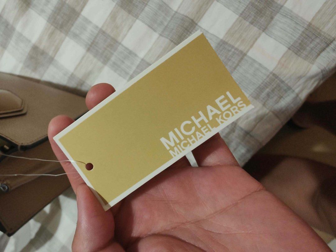 Authentic Michael Kors Bag (Category: Shoulder Bags) located in Cavite. Submitted by ja.999 (Listing ID 1471043093, Image 3). Description: 👉🏻 Authentic 👉🏻 Bought in Australia 👉🏻 Not used, still with protective wrap and price tag (see photo) .