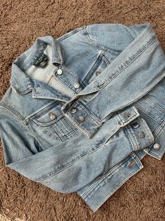 (Category: ) located in . Submitted by madenise_declutter (Listing ID 1470978579, Image 1). Description: .
