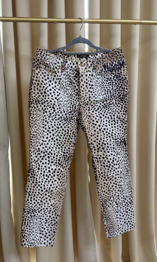 Authentic Roberto Cavalli Leopard Pants (Category: Luxury Apparel) located in Bacolod City. Submitted by declutteringofawhimsygirl (Listing ID 1471007794, Image 1). Description: Hearing offers not lower than 8k (php) • Rare find • Cropped straight-leg jeans • An all-over black-and-white leopard spot motif, accented by a contrasting brown leopard print pattern • Mid-rise fit, straight cropped-length leg • Detailed with a signature gold-tone hardwa