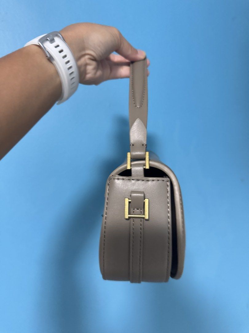 Authentic Zara Shoulder Bag (Category: Shoulder Bags) located in Pasig City. Submitted by closet_declut95 (Listing ID 1471005933, Image 2). Description: Used only twice for a baptism Comes with 2 straps.