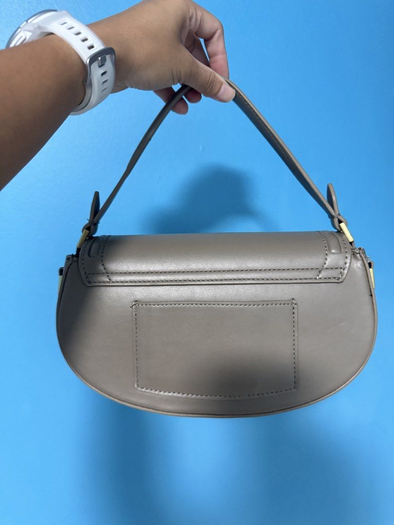 Authentic Zara Shoulder Bag (Category: Shoulder Bags) located in Pasig City. Submitted by closet_declut95 (Listing ID 1471005933, Image 3). Description: Used only twice for a baptism Comes with 2 straps.