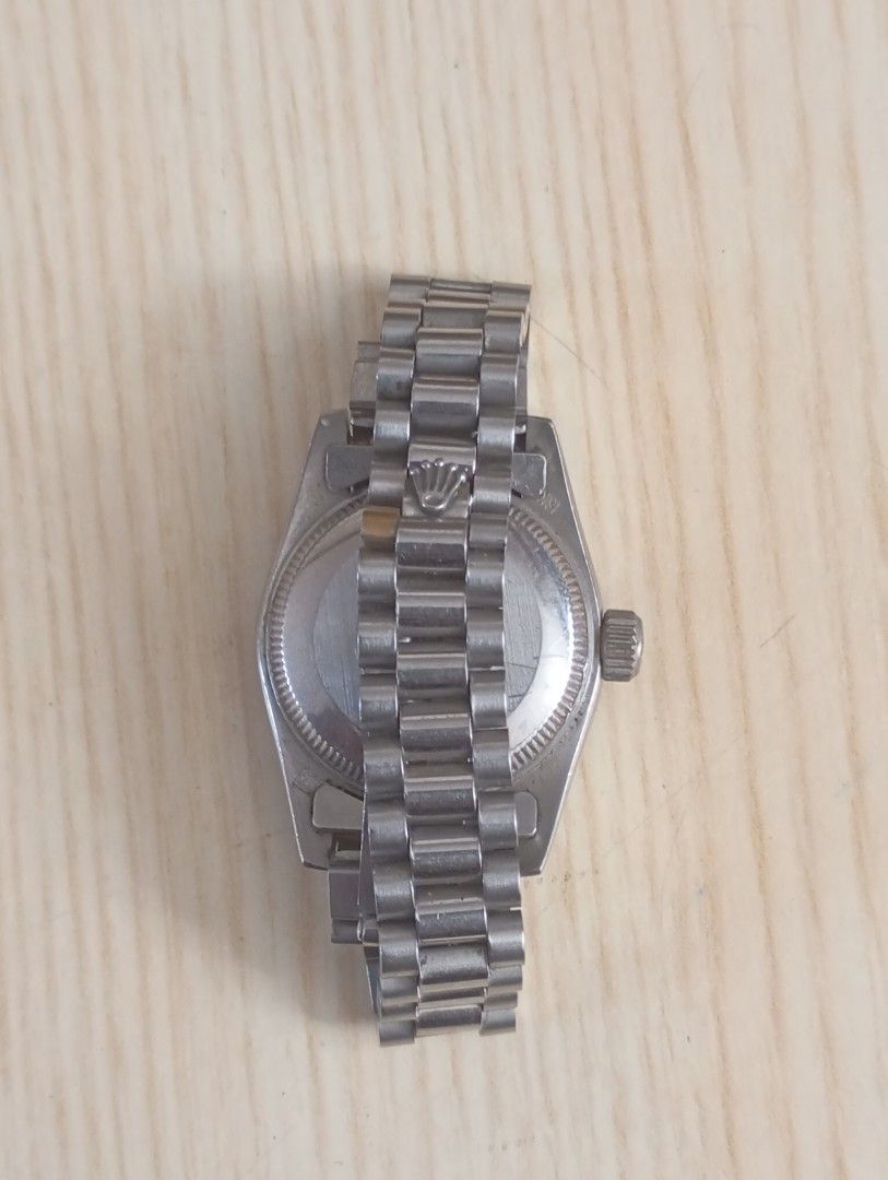 Automatic (Category: Women's Watches) located in Las Pinas. Submitted by quick_deals_great_finds2 (Listing ID 1470934091, Image 3). Description: Automatic 28mm Fits wrist size 6. 3 inches.