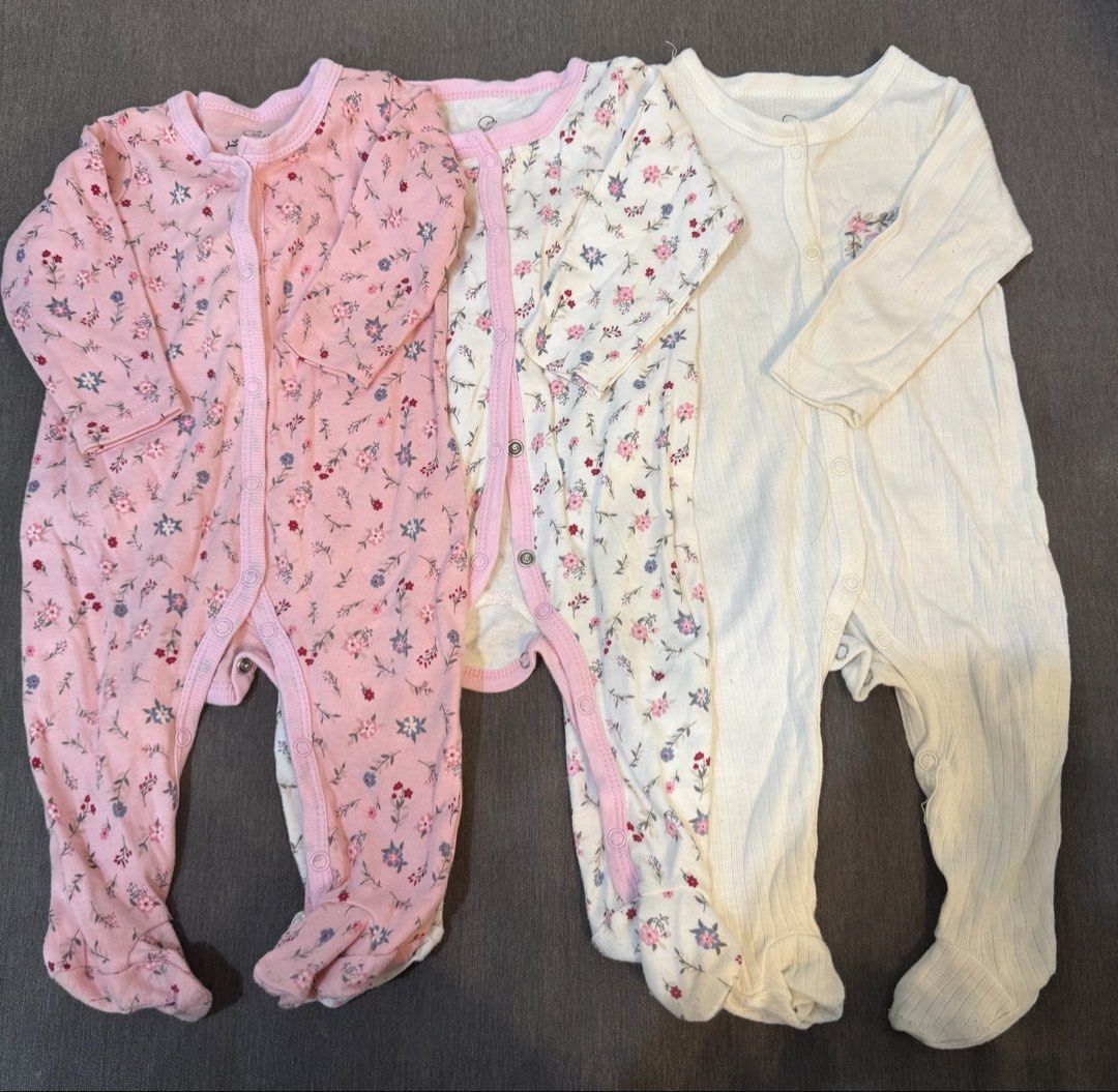 Baby girl frogsuit (Category: Babies & Kids Fashion) located in Malabon City. Submitted by micachuu (Listing ID 1470977490, Image 1). Description: 3 sets baby girl frogsuit Lighly used no flaw .