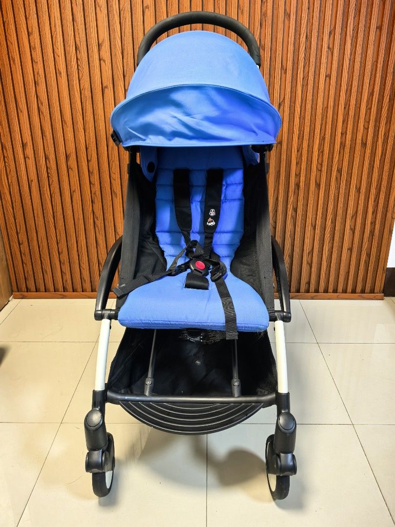 Babyzen by yoyo+ (Category: Strollers) located in Manila. Submitted by miradoming32070 (Listing ID 1470964232, Image 2). Description: Babyzen yoyo+ 9,000👌 For 3months up to toddler Adjustable seat Lightweight Compact fold Cabin approved any airlines cabin Loc :bagumbong caloocan.