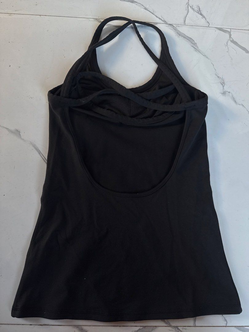 Backless black activewear (Category: Activewear) located in Manila. Submitted by mariadarna (Listing ID 1471057981, Image 2). Description: Black backless tight top. super spandex cotton (super ganda ng fabric) .