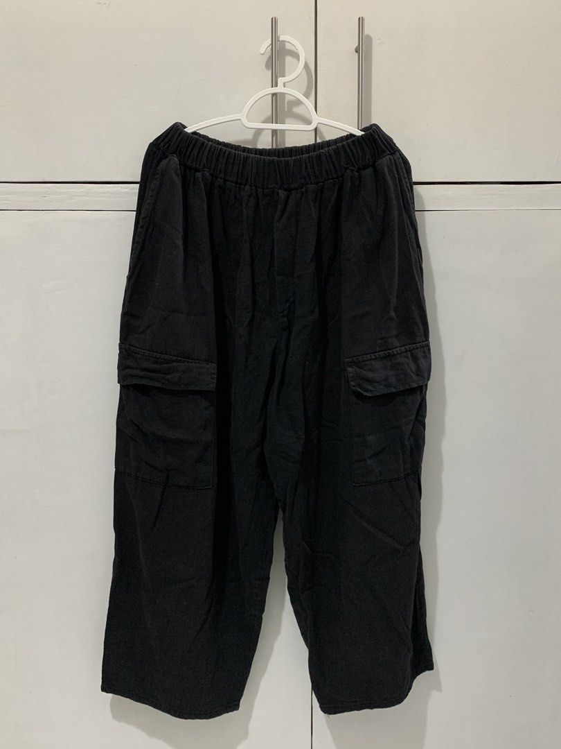 Baggy Cotton Pants (Category: Jeans) located in Manila. Submitted by archivo (Listing ID 1471078914, Image 1). Description: Details: - Size: M - Color rate: 10/10 - Condition: As new - Issue/s: None .