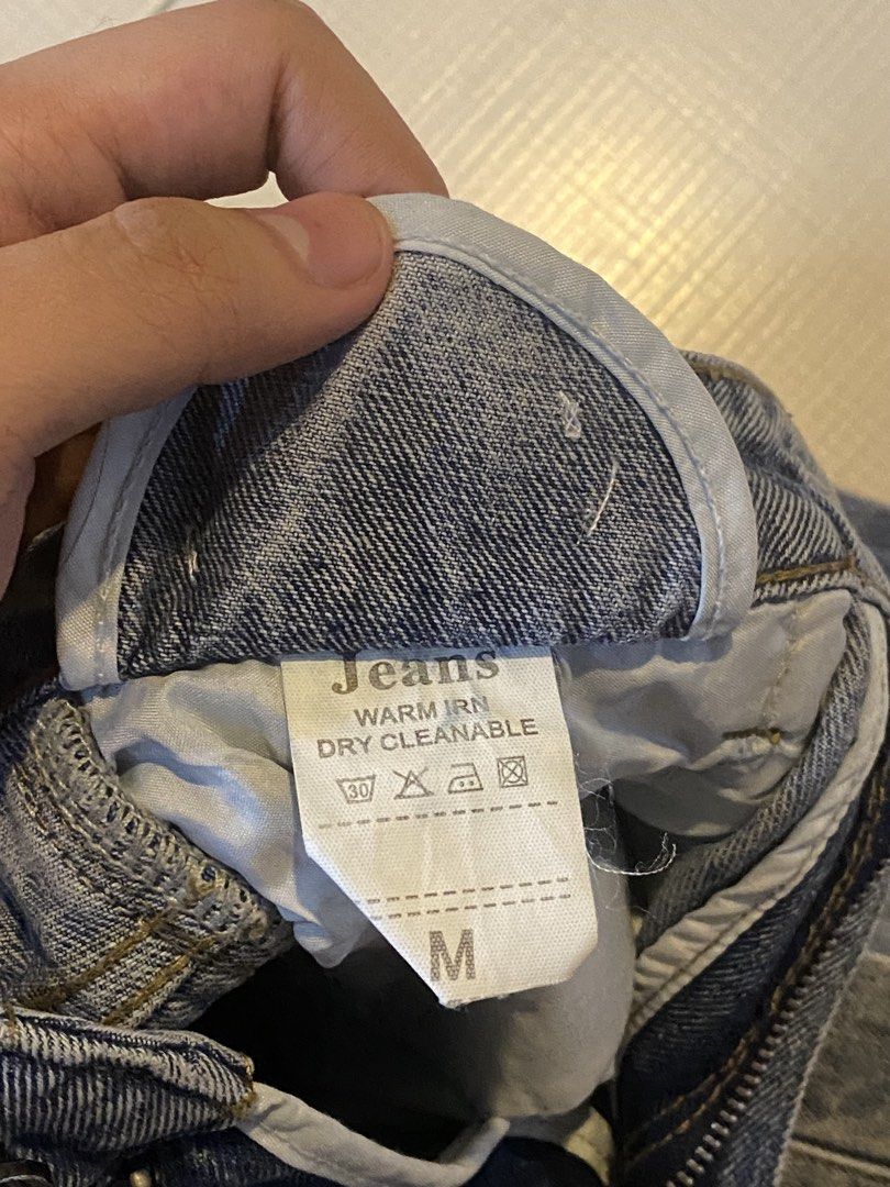 Baggy Ripped Jeans (Category: Jeans) located in Tarlac. Submitted by linchua1 (Listing ID 1470950771, Image 3). Description: I also bought this from taobao a random shop.