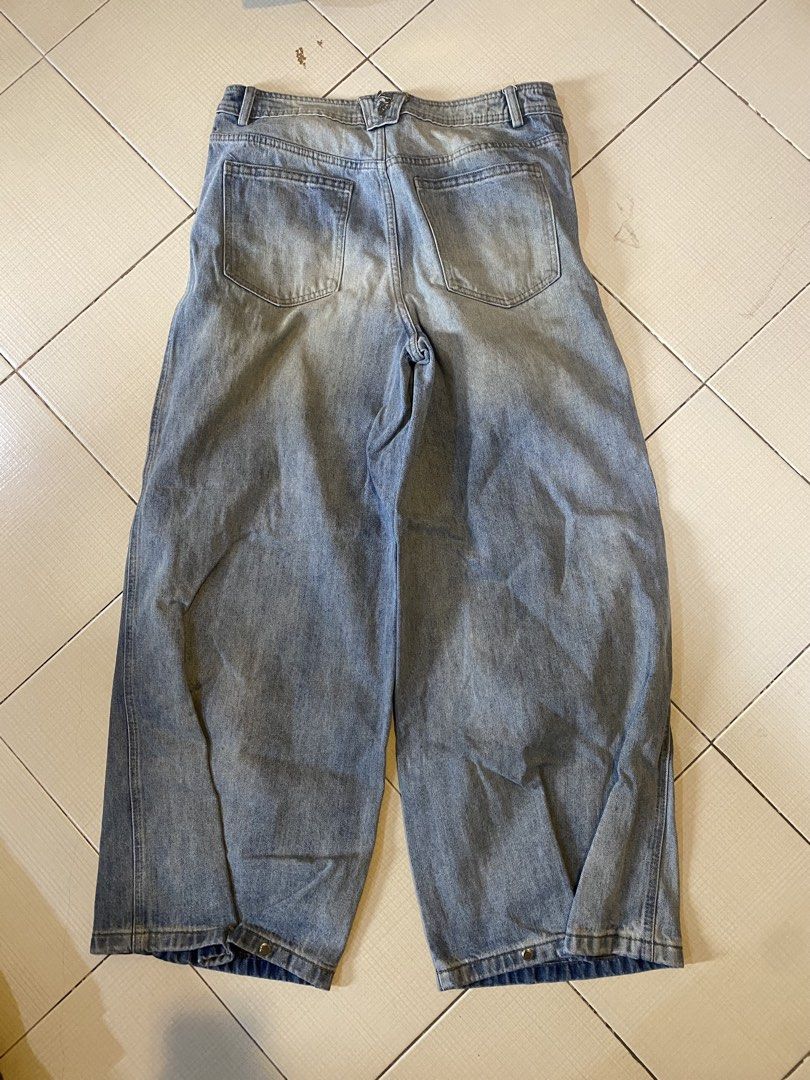 Baggy Ripped Jeans with Adjustable leg opening (Category: Jeans) located in Tarlac. Submitted by linchua1 (Listing ID 1470951430, Image 2). Description: I bought this from taobao u can change the leg opening .