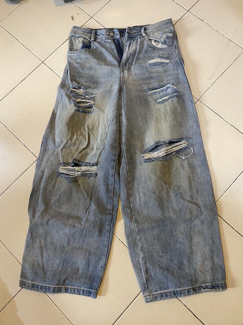 Baggy Ripped Jeans with Adjustable leg opening (Category: Jeans) located in Tarlac. Submitted by linchua1 (Listing ID 1470951430, Image 1). Description: I bought this from taobao u can change the leg opening .