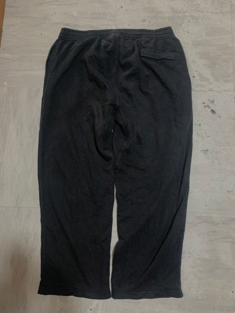 Baggy sweater pants nike (Category: Jeans) located in Tarlac. Submitted by zain-zaniyah (Listing ID 1470995078, Image 3). Description: .