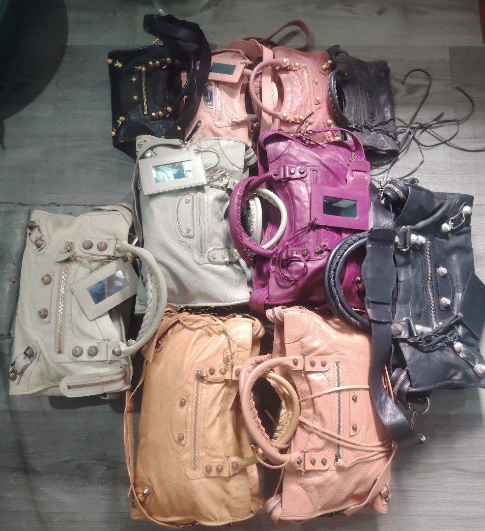 Balenciaga 10pcs (Category: Luxury Bags & Wallets) located in Manila. Submitted by ag_delrosario (Listing ID 1470932906, Image 3). Description: For take all guaranteed authentic balenciaga bag 10pcs 385k Uulitin ko For take all po ito hndi PA Isa Isa Location cubao quezon city Pwde meet up bxta sure buyer at malapit lng Sa bahay Bawal po ito sa barat na buyer.