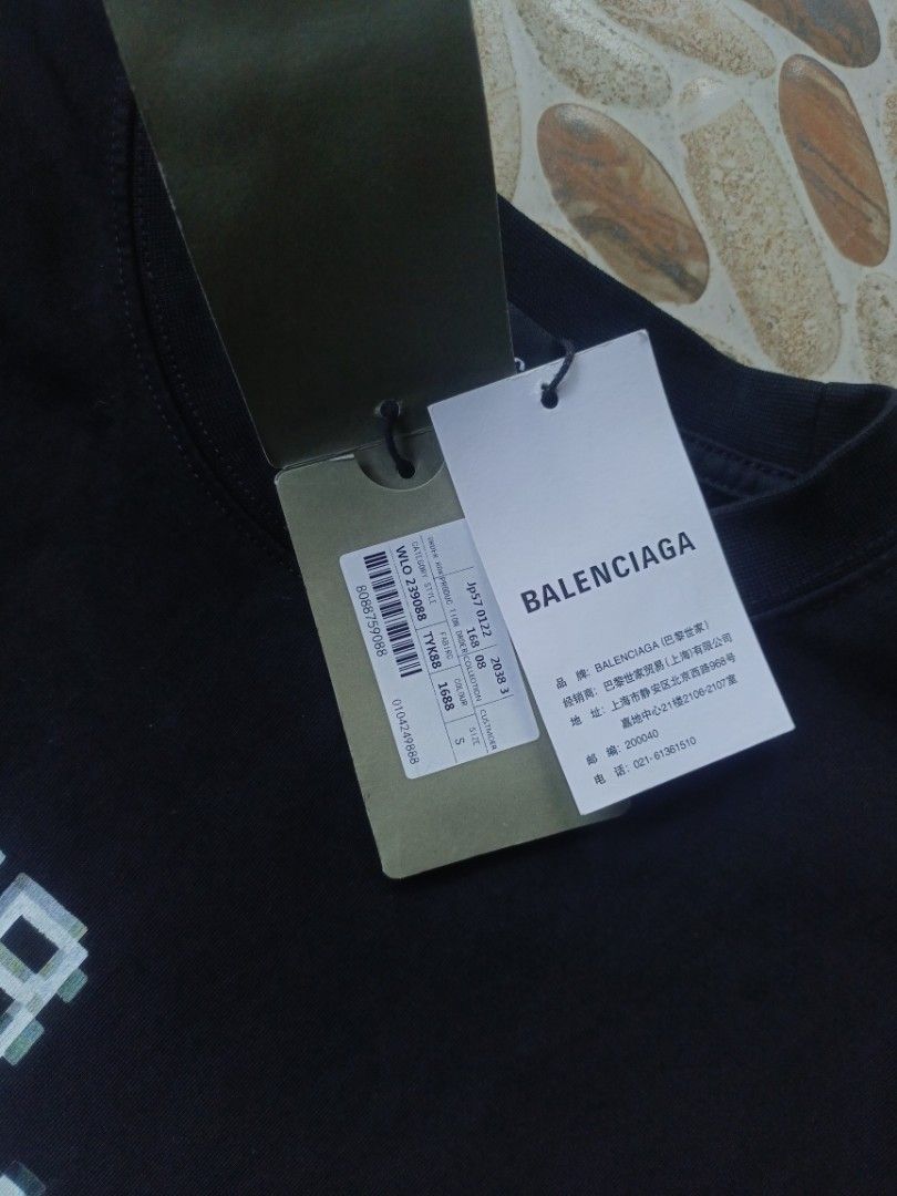 Balenciaga BB Pixel (Category: Tshirts & Polo Shirts ) located in Hagonoy. Submitted by erwin0825 (Listing ID 1471029921, Image 3). Description: Balenciaga BB Pixel Brand new with hangtag 10/10 Color rate/Condition Small on tag 21x29 dimension Best fit Large-XL.