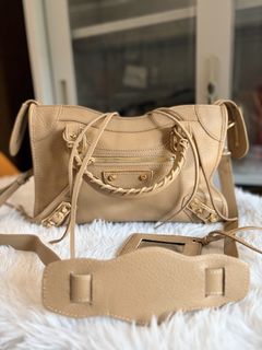 (Category: ) located in . Submitted by jadasy_vintagefinds (Listing ID 1470979633, Image 1). Description: .