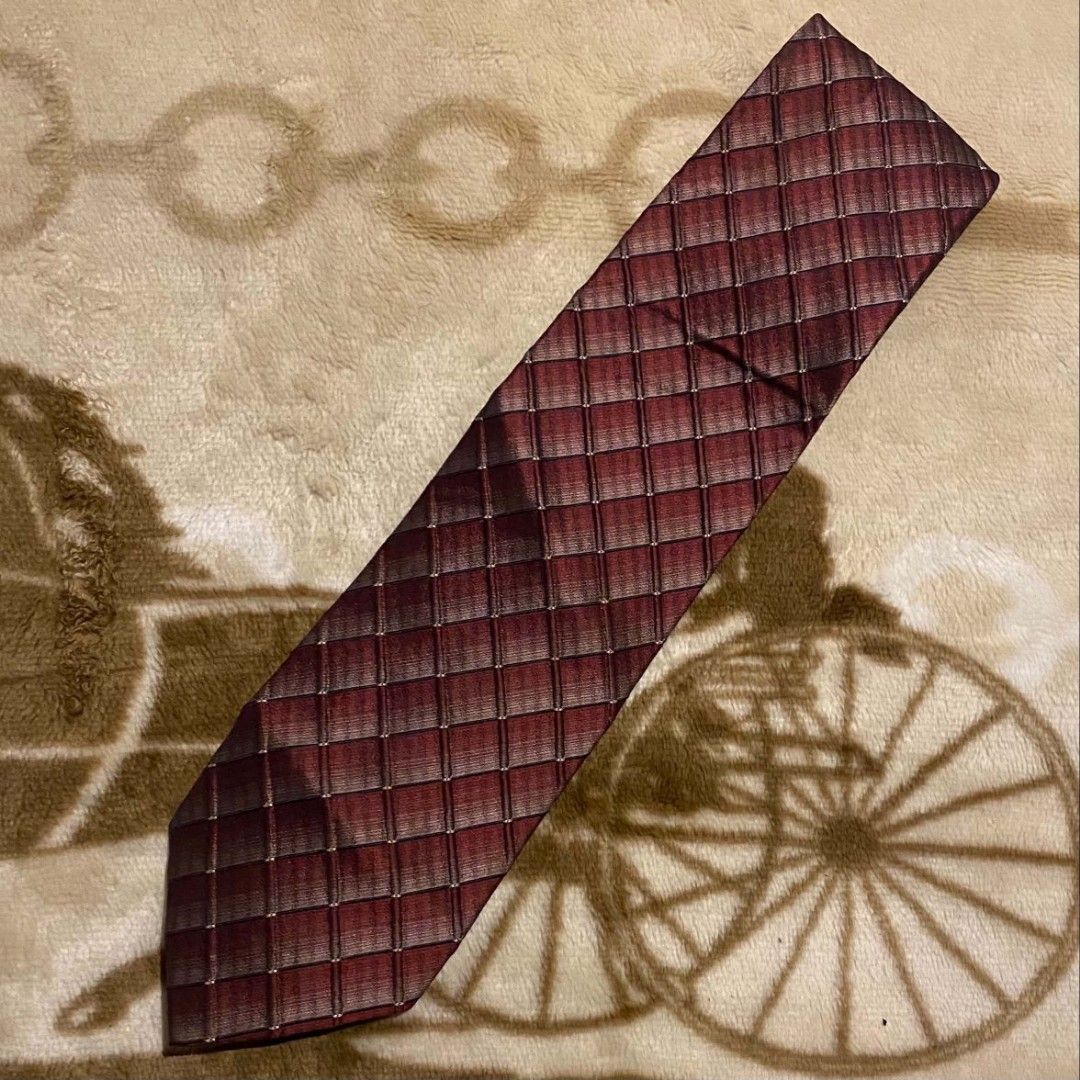 Balenciaga Necktie (Category: Ties) located in Manila. Submitted by bidgeyow20688 (Listing ID 1471092198, Image 2). Description: excellent condition no issue parañaque loc jnt or lalamove.