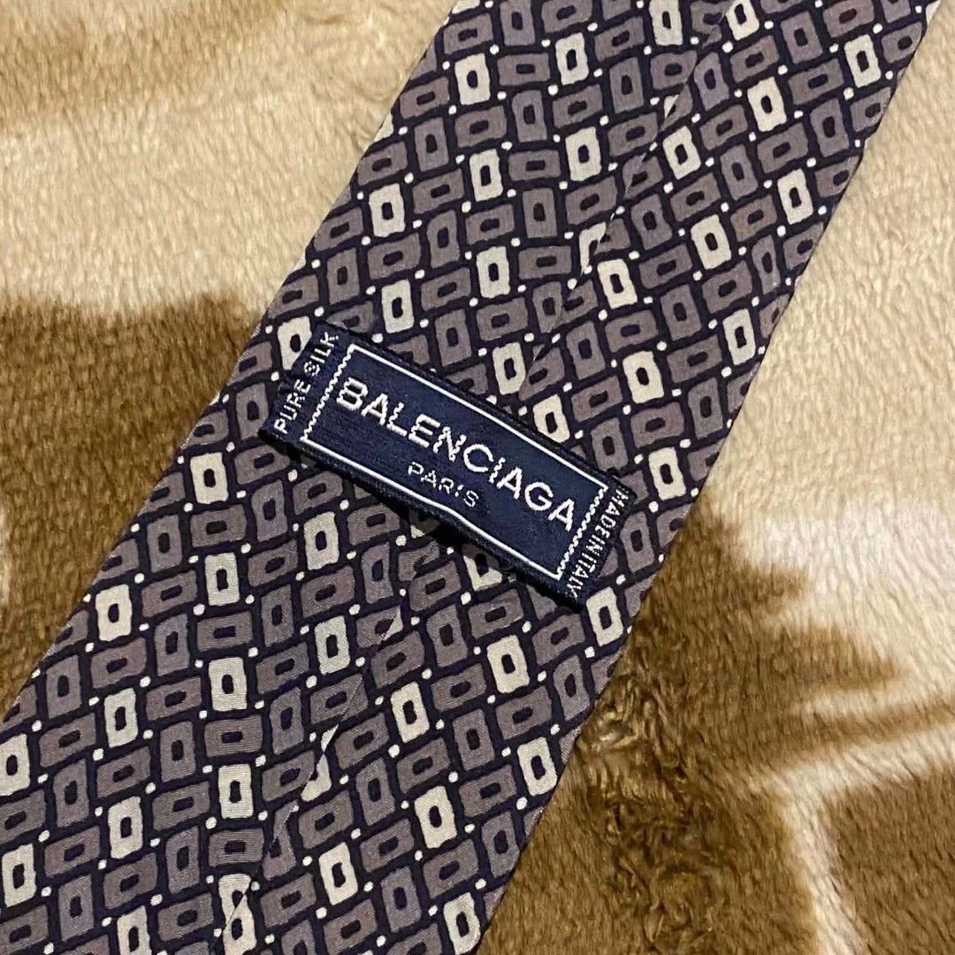 Balenciaga Nekctie (Category: Ties) located in Manila. Submitted by bidgeyow20688 (Listing ID 1471091363, Image 3). Description: excellent condition no issue parañaque loc jnt or lalamove.