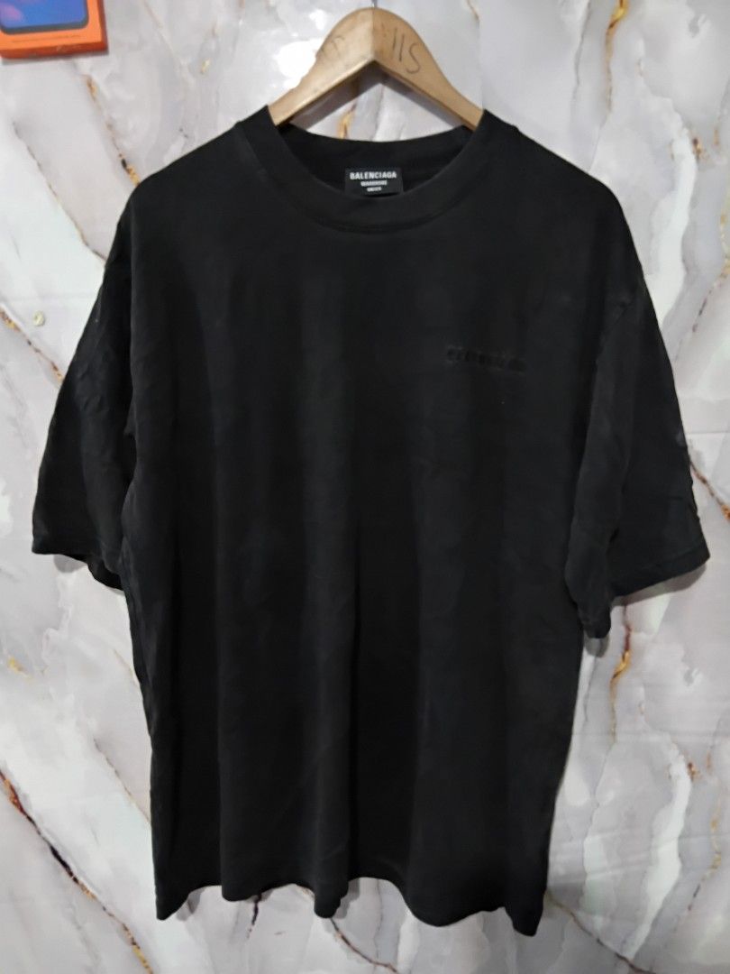 BALENCIAGA OVER SIZE SHIRT XL (Category: Tshirts & Polo Shirts ) located in General Mariano Alvarez. Submitted by adonid (Listing ID 1471010770, Image 1). Description: BALENCIAGA OVER SIZE SHIRT SIZE XL SIGN OF USAGE LOC. GMA CAVITE PHP 300.