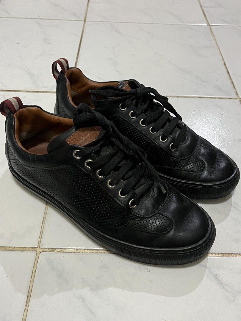bally sneakers (Category: Sneakers & Footwear) located in Muntinlupa City. Submitted by buymothriftko (Listing ID 1471065303, Image 1). Description: bally sneakers size:8 1/2D xcellent condition authentic.