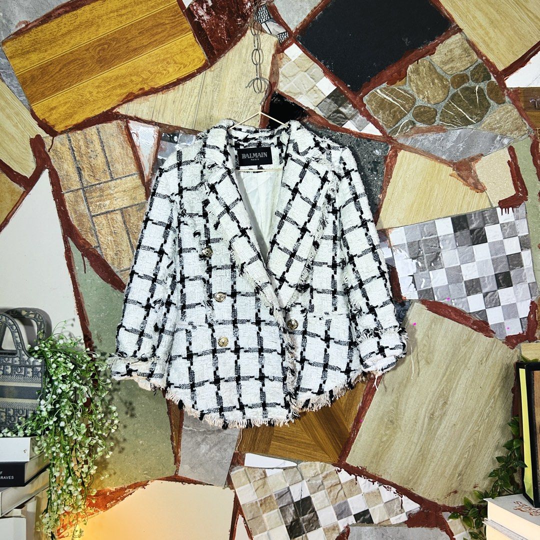 Balmain tweed jacket (Category: Luxury Apparel) located in Baguio. Submitted by kckc_luxury (Listing ID 1471095246, Image 1). Description: 🌸 TINY PINK SPOTS ARE LENS DAMAGE, NOT CLOTH STAINS ————————— ❗️KINDLY READ BEFORE MAKING AN OFFER❗️ LISTING DETAILS size:S-M width x length (inches):20x21 condition: EXCELLENT --- MOP: Gcash / BPI MOD: J&T / JRS LOCATION: Baguio City --- NOTE: • Manage your expectations • Photos did not go under any edit but