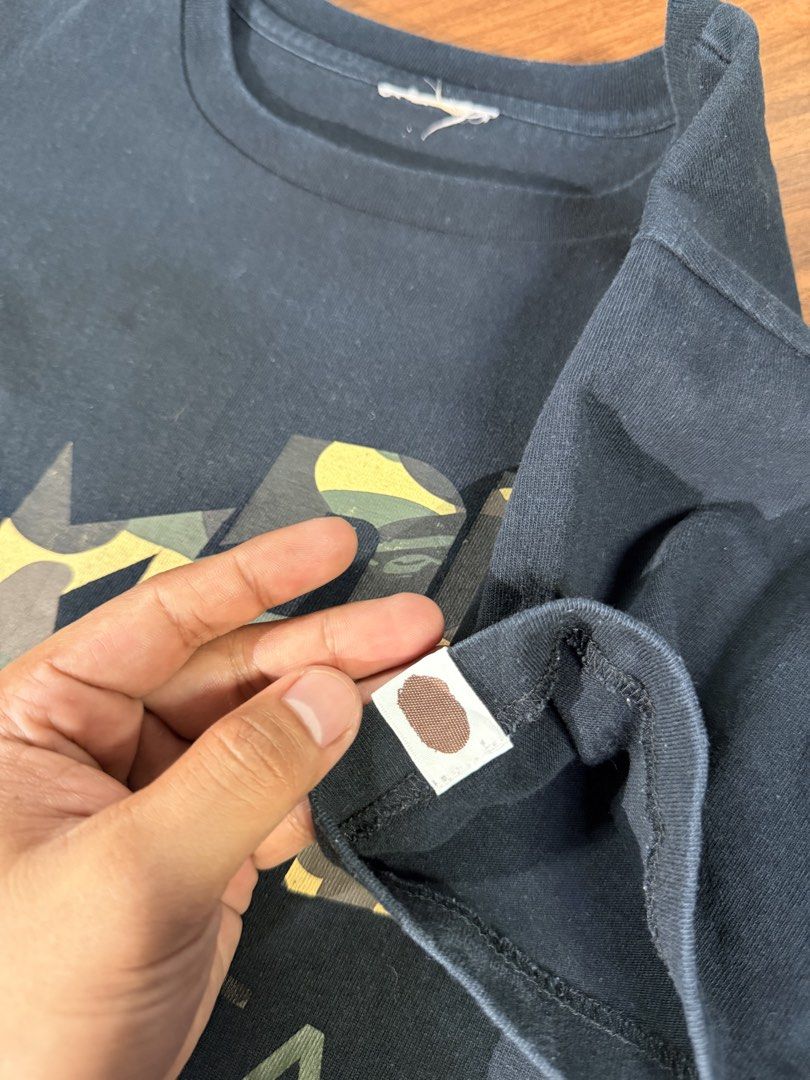 Bape (Category: Activewear) located in Bulacan. Submitted by jomar_0705 (Listing ID 1470951693, Image 3). Description: Bape Sta Small W18 L24 As new Cut tag.