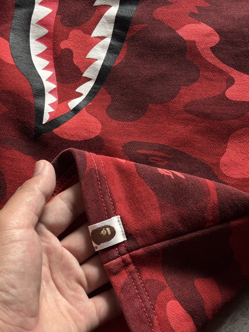 BAPE Red Camo Shark (Category: Shorts) located in Polomolok. Submitted by kuishh (Listing ID 1471028684, Image 3). Description: Size 2XL Sa mahilig sa loose.