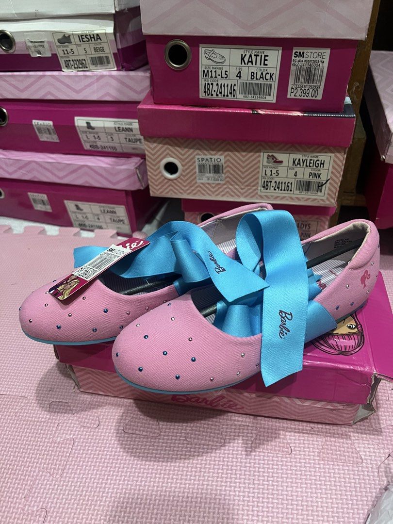 Barbie Doll shoes (Category: Babies & Kids Fashion) located in Antipolo. Submitted by wearyourbrand.ph (Listing ID 1470981478, Image 2). Description: Size 3/34 Age: 9-11 .