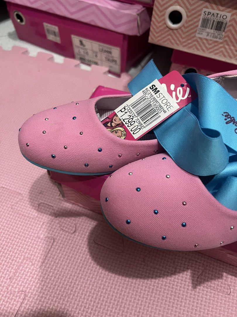 Barbie Doll shoes (Category: Babies & Kids Fashion) located in Antipolo. Submitted by wearyourbrand.ph (Listing ID 1470981478, Image 3). Description: Size 3/34 Age: 9-11 .