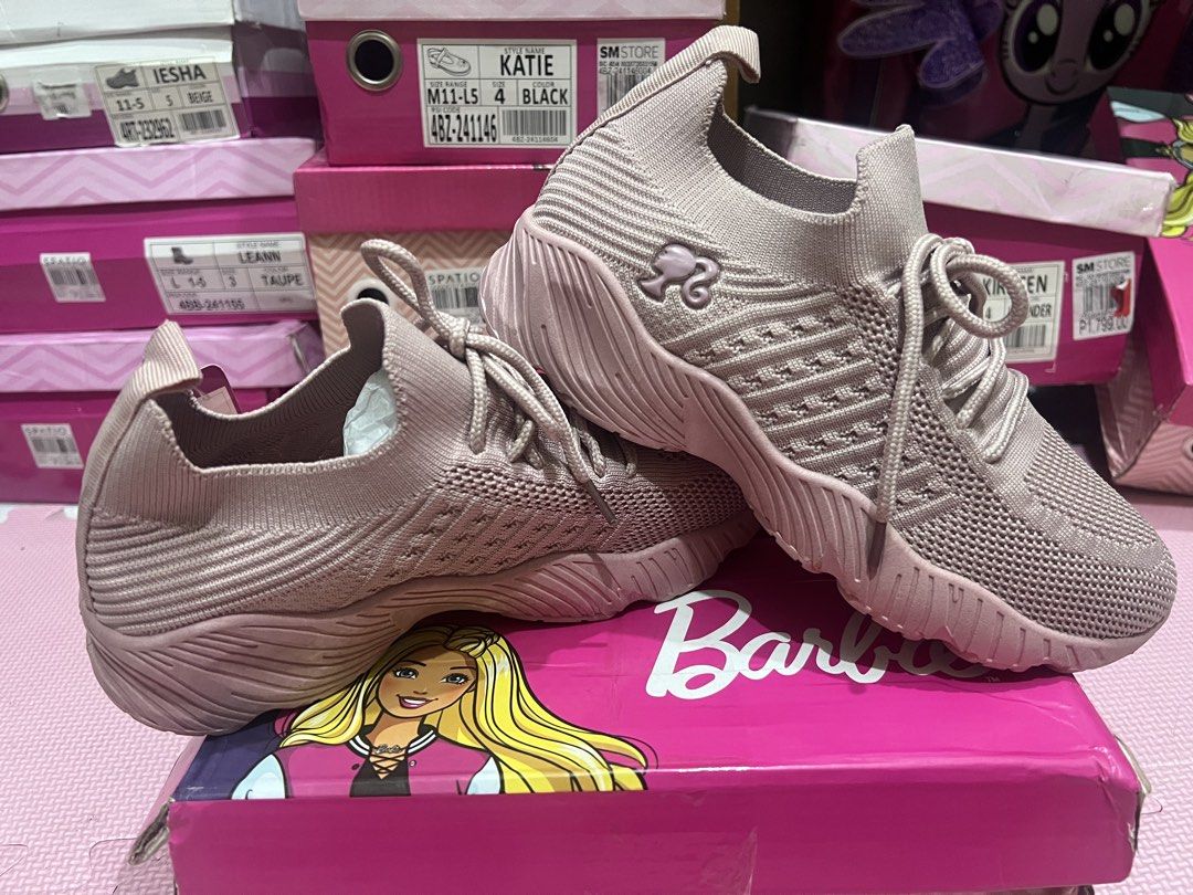Barbie rubber Shoes (Category: Shoe inserts) located in Antipolo. Submitted by wearyourbrand.ph (Listing ID 1470979492, Image 1). Description: Size 4/ 35 .