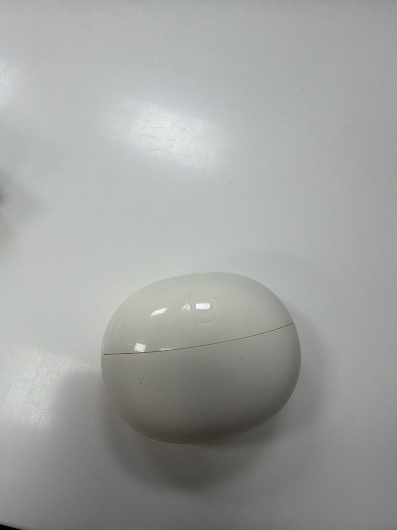 Baseus Clip-on Wireless Earbuds White with Charging Case (Category: Earphones) located in Los Banos. Submitted by sashimituna (Listing ID 1470937743, Image 2). Description: - Authentic Baseus wireless earbuds in a stylish white colorway - Unique open-ring design for all-day comfort without blocking your ear canal - Perfect for daily commuting, workouts, and running - Fully functional with strong, long-lasting battery life.