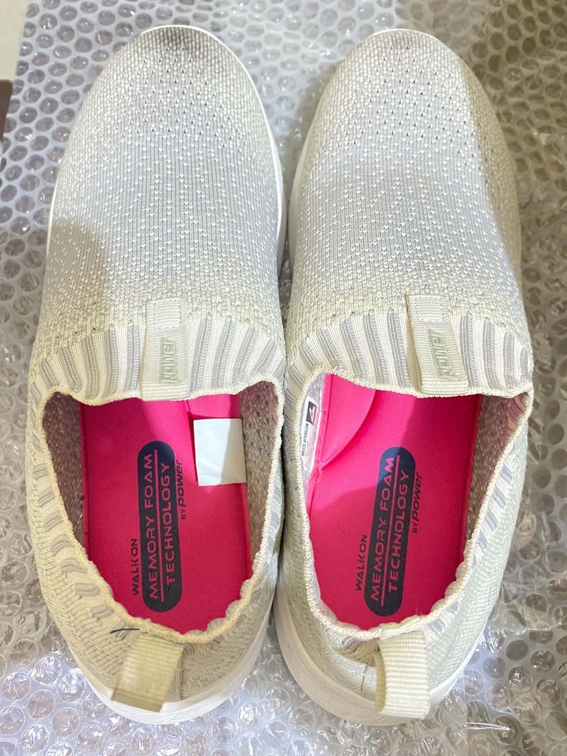 Bata Rubber Shoes (Women's) (Category: Sneakers) located in Quezon City. Submitted by nina.preloved2 (Listing ID 1470973424, Image 1). Description: 🌟 Bata Rubber Shoes for Women 🌟 Size: US 9 🌟 Color: light grey 🌟 Made with memory foam technology RFS: decluttering For more info, please feel free to message the seller! We'll be happy to answer your questions :) .