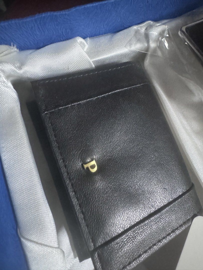 Belt & coon purse Paris (Category: Luxury Accessories) located in Marikina City. Submitted by luvbags40524 (Listing ID 1470997200, Image 2). Description: Good condition Brandnew Gift set Paris Brand Belt & coin purse Dm for interested .