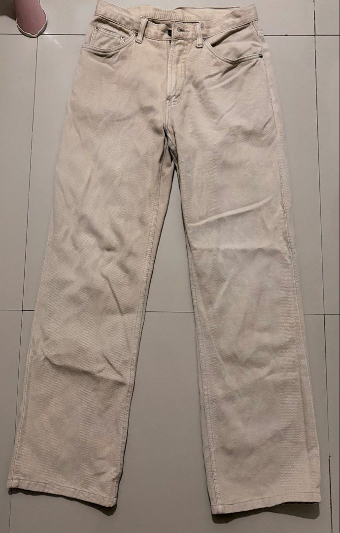 113. BENCH/ Men's Basic Denim Khaki Jeans (Size 29) - Straight Leg (Category: Jeans) located in Manila. Submitted by athenabrave (Listing ID 1470986839, Image 1). Description: Selling a pre-loved pair of authentic BENCH/ jeans in a versatile khaki/beige color. Perfect everyday basic that pairs easily with any sneakers, tees, or hoodies. Product Details: • Brand: Authentic BENCH/ (Eleven / Basic Denim line) • Size: Men’s 29 (Waist) • Fit: Straight