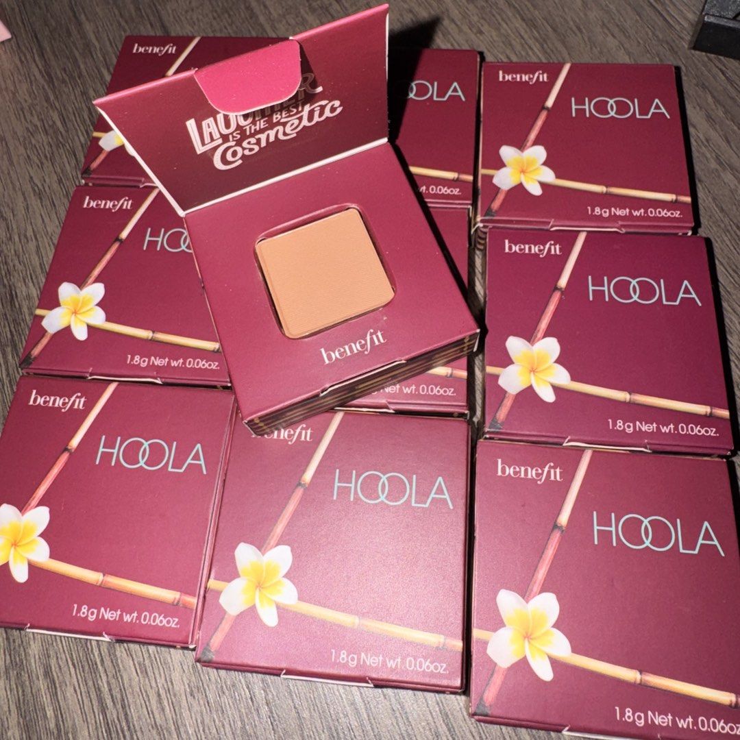 Benefit Hoola Bronzer Mini 1.8g (Category: Makeup) located in Manila. Submitted by cheesetinefinds (Listing ID 1471106541, Image 1). Description: - Authentic Benefit Hoola Bronzer Mini (1.8g) - Classic matte shade suitable for all skin tones - Brand new and unused in original packaging - Perfect size for travel or everyday makeup bags - Multiple boxes available from a recent haul.