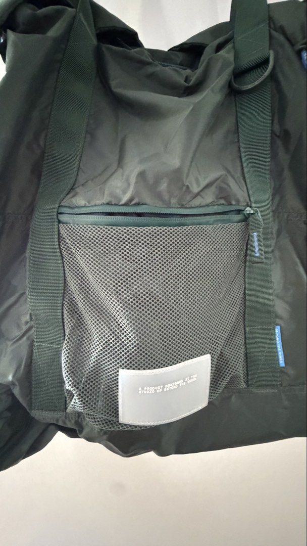 Beyond The Vines Para Pack Forest Green (Category: Tote Bags) located in Taguig. Submitted by amarivera (Listing ID 1471007589, Image 3). Description: Bought in SG, used only once Rfs: not my color and style.