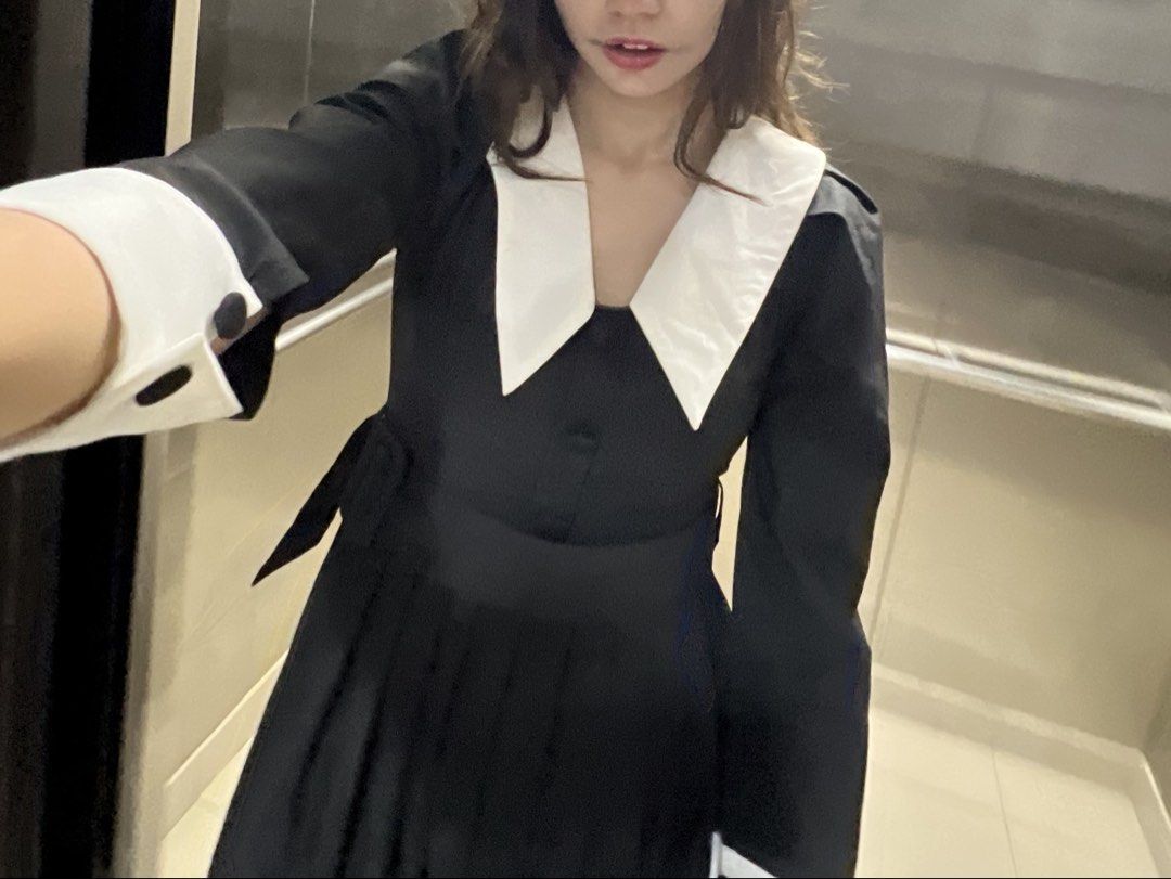 Black dress (Category: Dresses) located in Pasay City. Submitted by cathyyy_ (Listing ID 1470938017, Image 2). Description: .