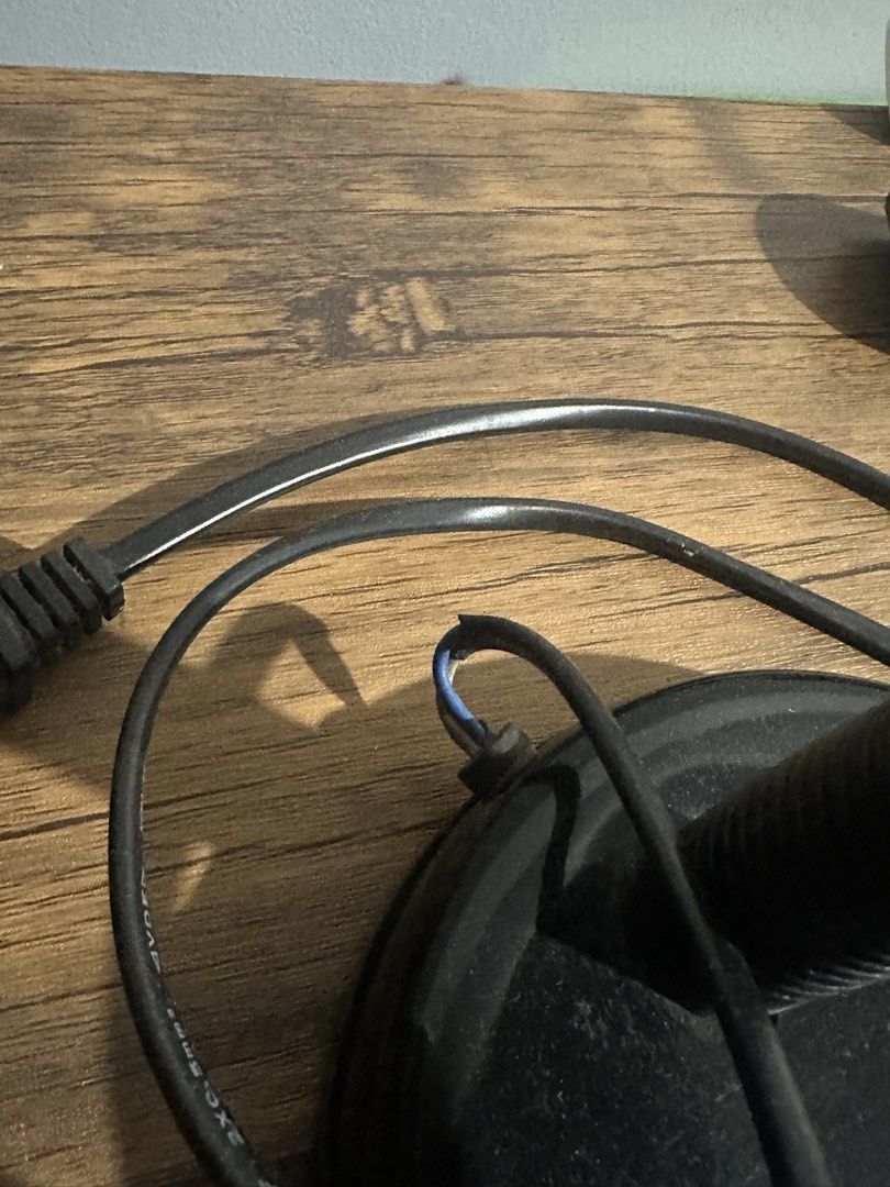 Black Flexible Gooseneck Desk Lamp E27 40W Max (Category: Lighting) located in Quezon City. Submitted by _samanthajyc (Listing ID 1471067225, Image 2). Description: - Color: Black - Features: Flexible gooseneck arm and heavy round base - Bulb: Includes E27 bulb (takes up to 40W max) - Condition: Works fine when plugged in - Flaw: Cord insulation near the base has a split revealing the blue wire - Best for: DIY fix, spare parts, or garage use.