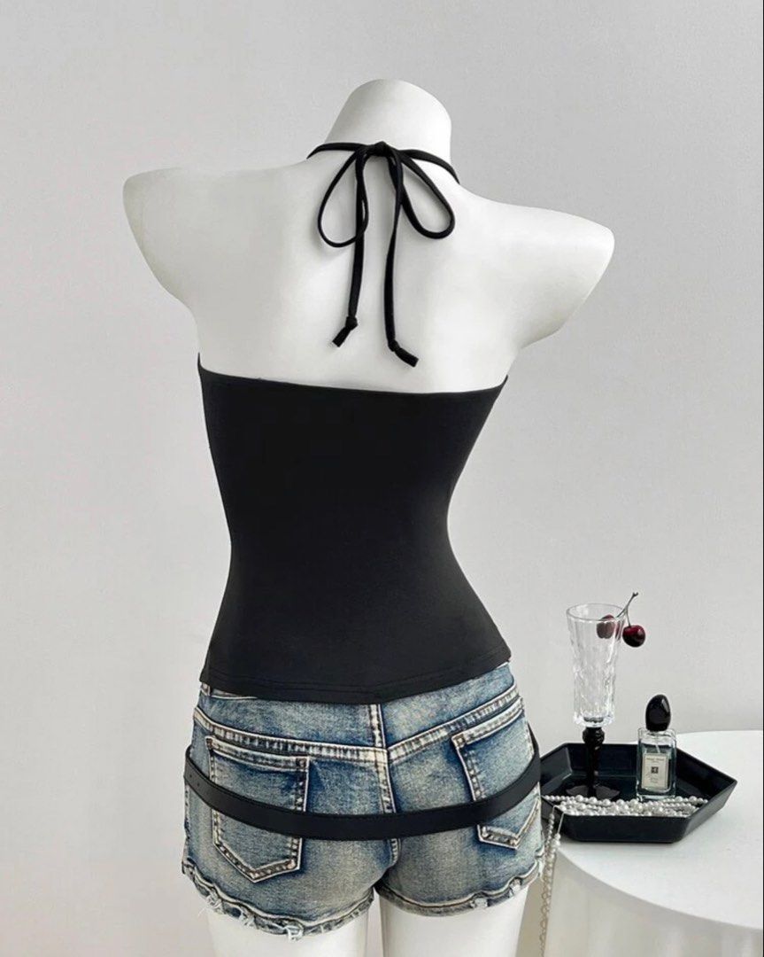 black halter neck top (Category: Sleeveless) located in Makati City. Submitted by santanajdd (Listing ID 1471073074, Image 2). Description: 💬 dm for more info 📍based in makati rfs: decluttering * dm for ww, no issues.