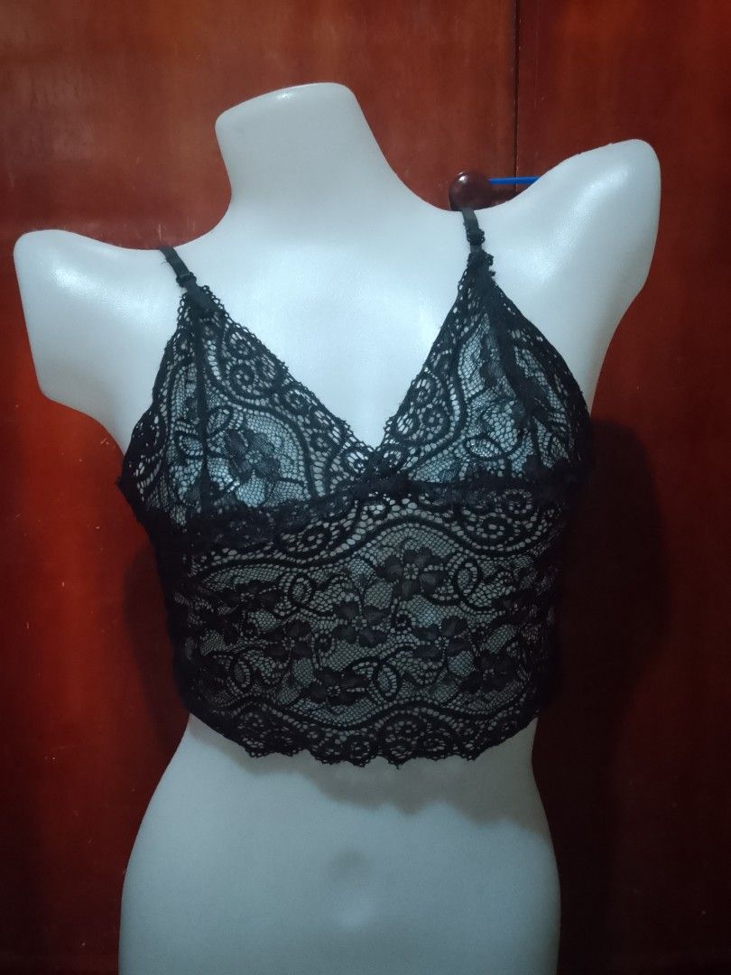 Black lace crop top bralette with adjustable straps (Category: Sleeveless) located in Batangas. Submitted by sheenx.09 (Listing ID 1470937009, Image 1). Description: - Style: Black lace crop top / bralette - xs to s - Design: Intricate floral lace pattern with a flattering V-neckline 😚 - Details: Chic scalloped hem and adjustable thin shoulder straps for a custom fit 😉 - Versatility: Perfect for layering under jackets or wearing on its own - Co