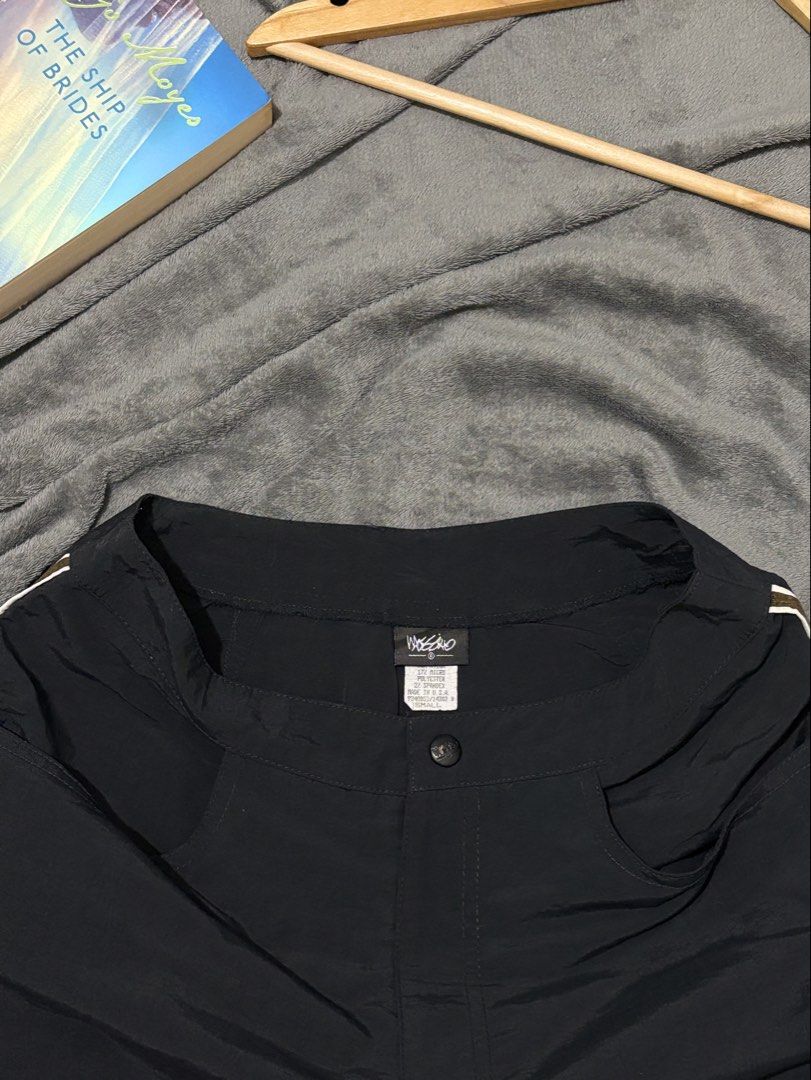 Black Mossimo Board Short in Size 28 (Category: Shorts) located in General Trias. Submitted by hiraethcullen (Listing ID 1471093833, Image 2). Description: Waist - 28 Length - 14 - nylon fabric - black - w/ white & green stripe at the corner - zipper closure 📍General Trias, Cavite Direct JNT / Lalamove.
