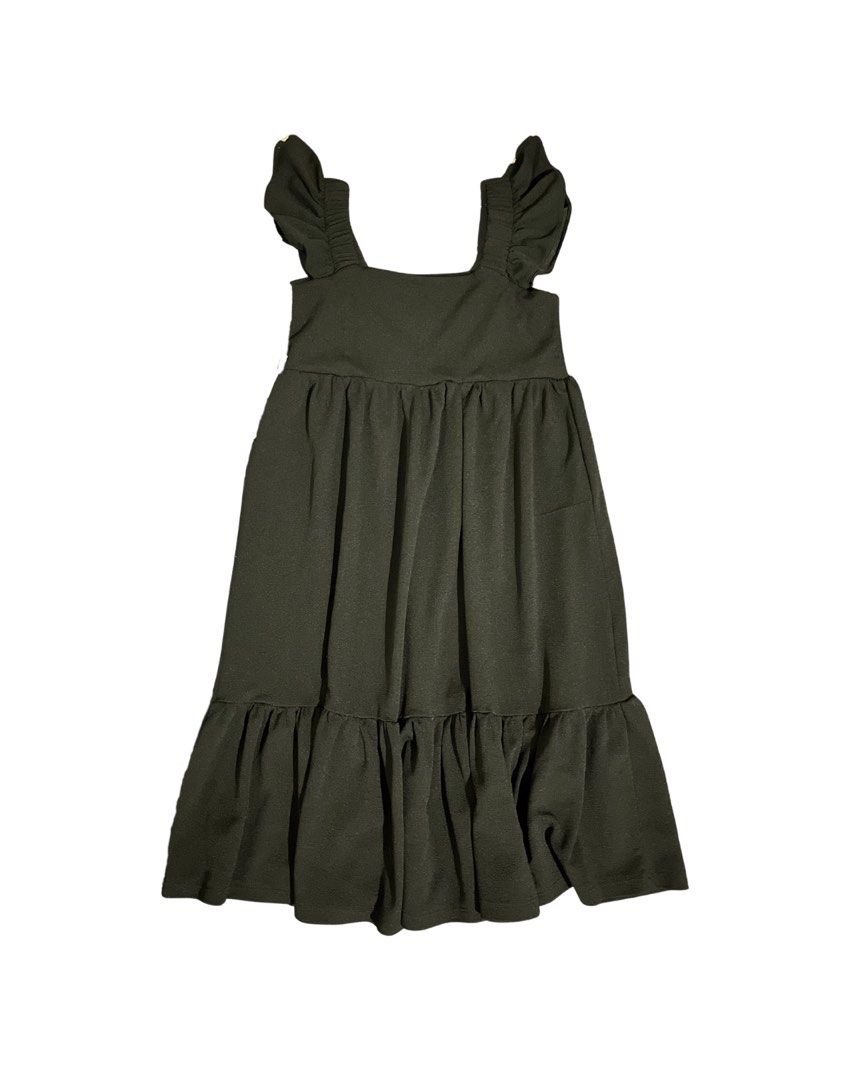 Black Ruffle Strap Tiered Midi Dress (Category: Dresses) located in Alicia. Submitted by lovedby.icy (Listing ID 1471063777, Image 1). Description: .