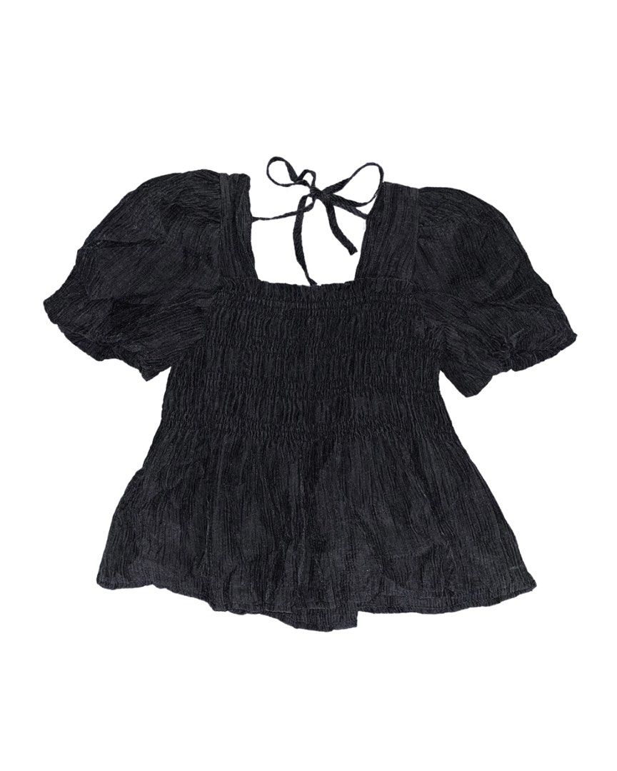 Black Smocked Puff Sleeve Blouse (Category: Blouses) located in Alicia. Submitted by lovedby.icy (Listing ID 1471055293, Image 1). Description: | stretchy smocked bodice | square neckline with back ribbon back tie and puff sleeves.