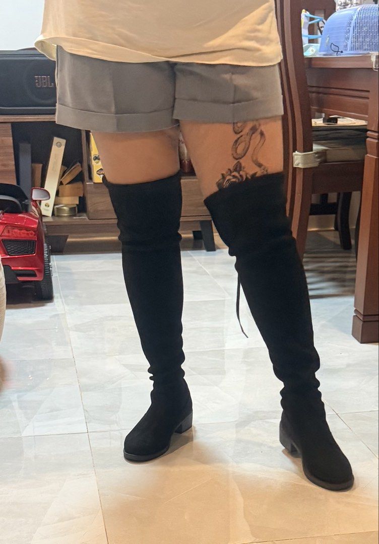Black Suede Over-The-Knee Boots with Block Heel (Category: Boots) located in Tagum. Submitted by hachiiing (Listing ID 1468586064, Image 3). Description: - Color: Black - Material: Soft faux suede - Heel: Low block heel for all-day comfort - Toe: Round toe shape - Fit: Adjustable drawstring tie at the top back - Style: Pull-on design - Versatility: Perfect to pair with shorts, skirts, or skinny jeans BAGAY SA LAHAT NG AUTUMN O WINTER OUTFIT SIZE 