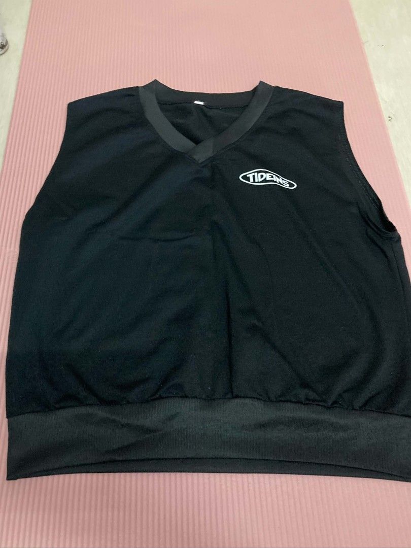 Black Vest (Category: Vests) located in Silang. Submitted by maria_erica61 (Listing ID 1471113757, Image 2). Description: 🩷 Sporty & Edgy Streetwear! ✨ Elevate your everyday look with this classic black "Tideins" branded v-neck vest top—an absolute closet staple for that effortless casual, athletic, or streetwear vibe! Mode of delivery: Open to suggestions. 💌 Bargain is also available / Open to offers! Send a message to grab this cutie!.