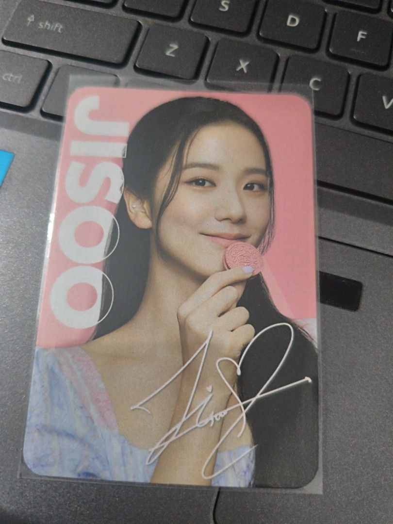 BLACKPINK Jisoo Oreo Photocard (Category: K-Wave Merchandise) located in Mandaluyong City. Submitted by astilcart (Listing ID 1470960093, Image 1). Description: - Mint condi - FREE PF.