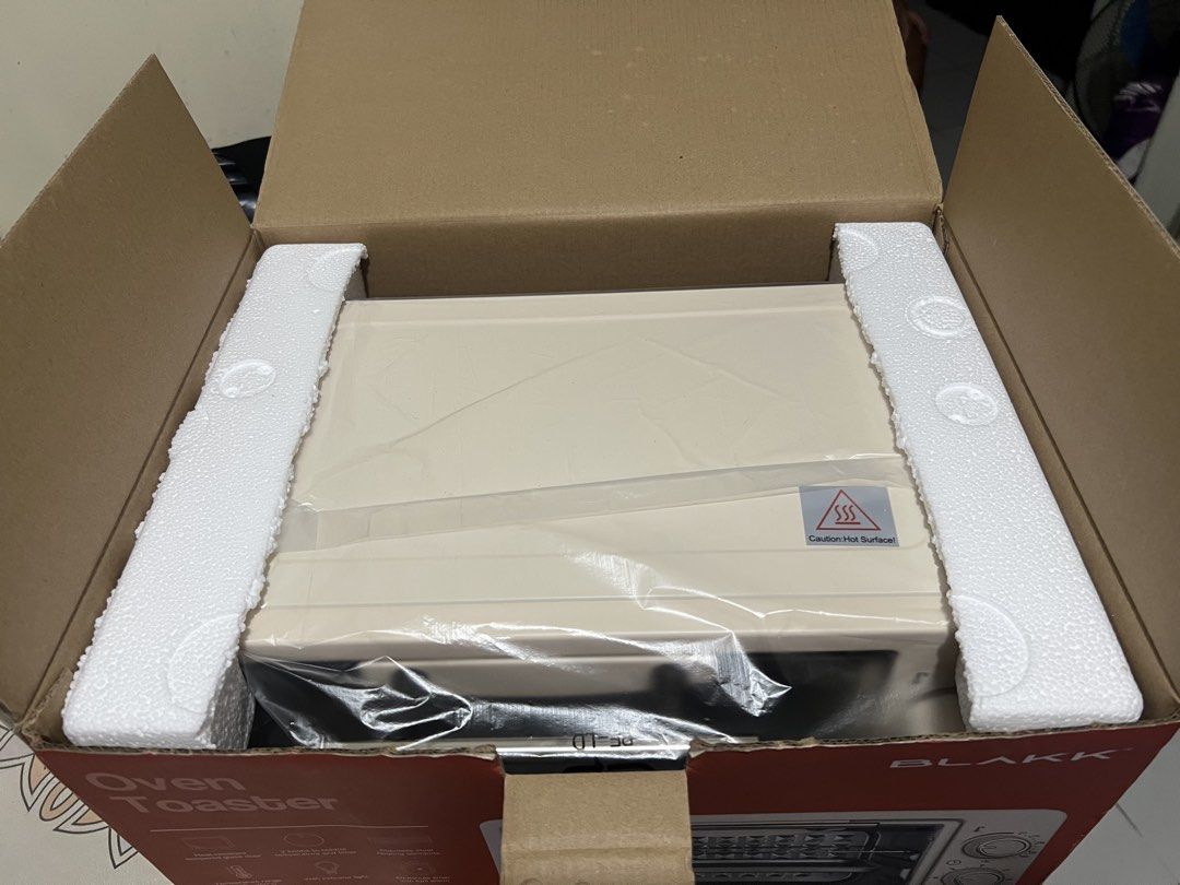 Blakk Oven toaster (Category: Ovens & Toasters) located in Makati City. Submitted by transactwithme (Listing ID 1470980411, Image 2). Description: BLAKK OVEN TOASTER - Brand New - 9-Liter Capacity - Stainless Steel - 100-250 Degree Celsius - Sleek Design - Cream color - Light weight - Heavy duty Still negotiable Buyer will shoulder the shipping/delivery fee Makati location.
