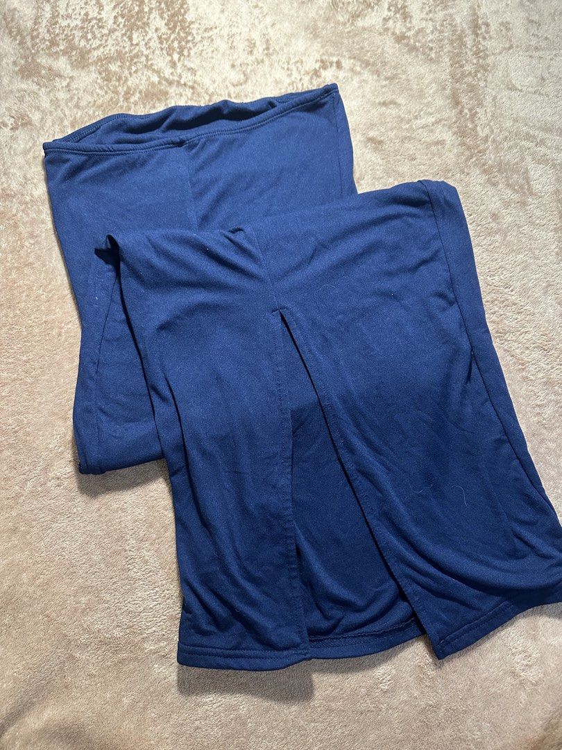 BLUE BODY HUGGING DRESS (Category: Dresses) located in Cavite. Submitted by prelovedbyreluv (Listing ID 1471066683, Image 2). Description: .