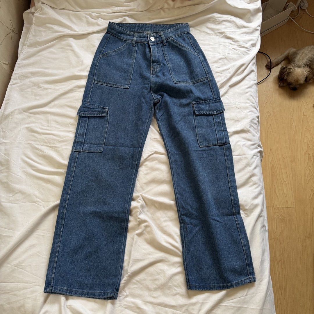 Blue Denim Cargo Jeans Wide Leg Pants (Category: Jeans) located in Cavite. Submitted by kydeclutter (Listing ID 1471002529, Image 1). Description: - Fit: High-waisted with a front button closure - Pockets: Large front utility pockets, side cargo pockets, and back patch pockets - Material: Durable, high-quality denim built for everyday wear - Pairing: Perfect to match with t-shirts and crop tops - Love the fabric! It’s think and high quality <3 - 