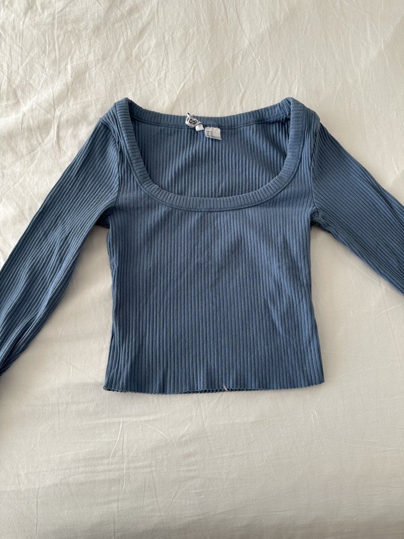 blue long sleeve (Category: Longsleeves) located in Quezon City. Submitted by 49diam (Listing ID 1470955650, Image 1). Description: sf shouldered by buyer.