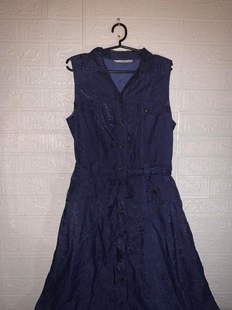 Blue Sleeveless Button down Dress (Category: Dresses) located in Caloocan City. Submitted by thriftjz (Listing ID 1471105771, Image 1). Description: medium-large loc: South Caloocan.